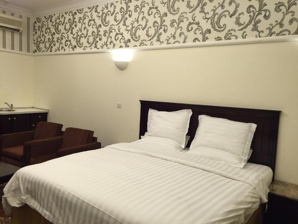 Al Denny Aparthotel Jeddah Room photo